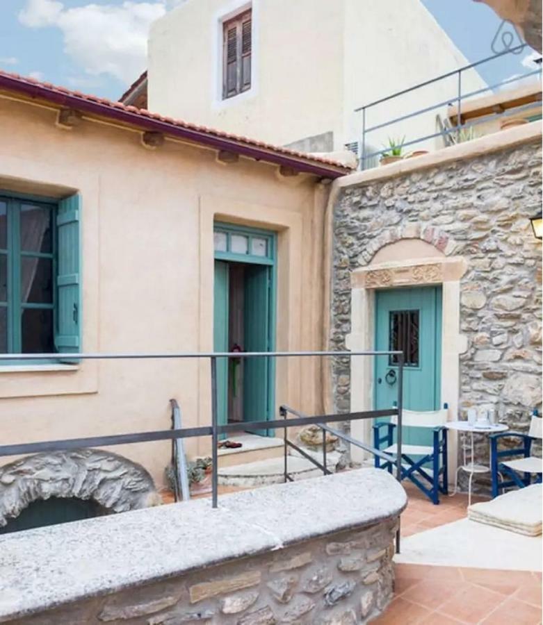 Private Studio In Historic House Lastros 외부 사진